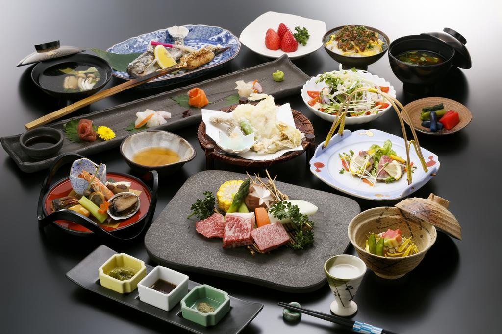 Okada Ryokan Warakutei Такаяма Екстер'єр фото