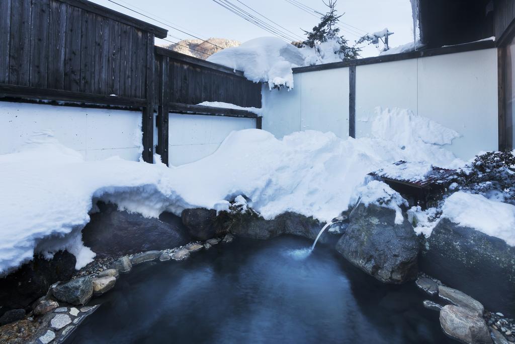 Okada Ryokan Warakutei Такаяма Екстер'єр фото