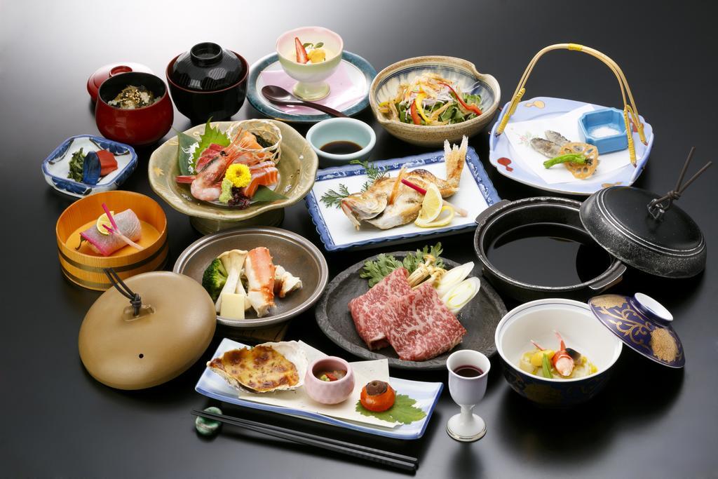 Okada Ryokan Warakutei Такаяма Екстер'єр фото