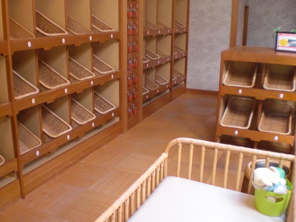 Okada Ryokan Warakutei Такаяма Екстер'єр фото