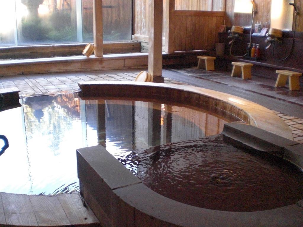 Okada Ryokan Warakutei Такаяма Екстер'єр фото