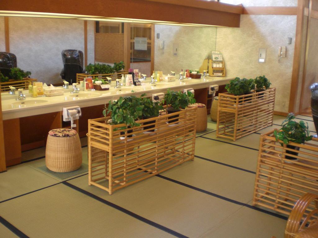 Okada Ryokan Warakutei Такаяма Екстер'єр фото