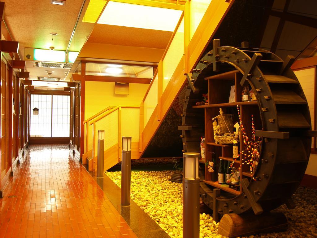 Okada Ryokan Warakutei Такаяма Екстер'єр фото