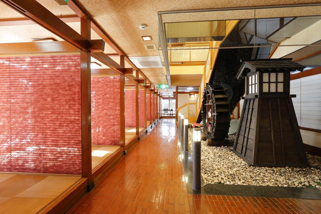 Okada Ryokan Warakutei Такаяма Екстер'єр фото