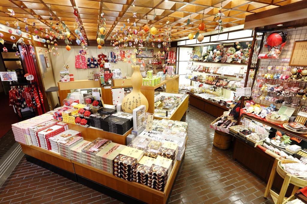 Okada Ryokan Warakutei Такаяма Екстер'єр фото