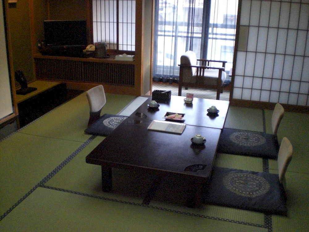 Okada Ryokan Warakutei Такаяма Екстер'єр фото