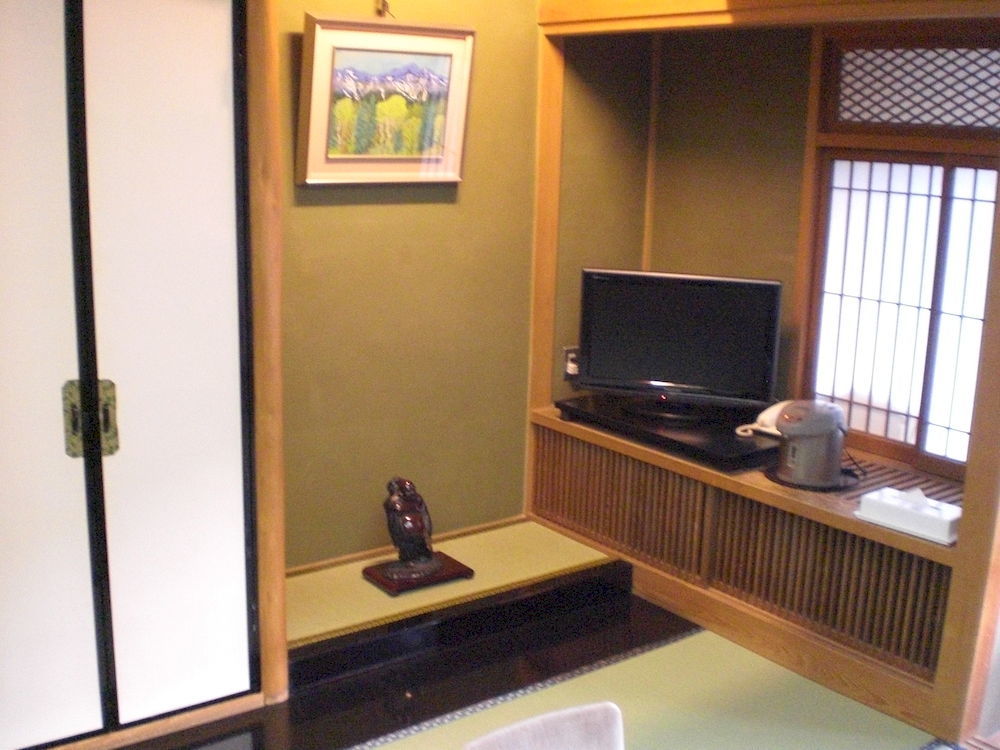 Okada Ryokan Warakutei Такаяма Екстер'єр фото