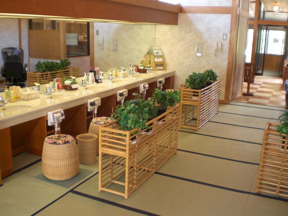 Okada Ryokan Warakutei Такаяма Екстер'єр фото