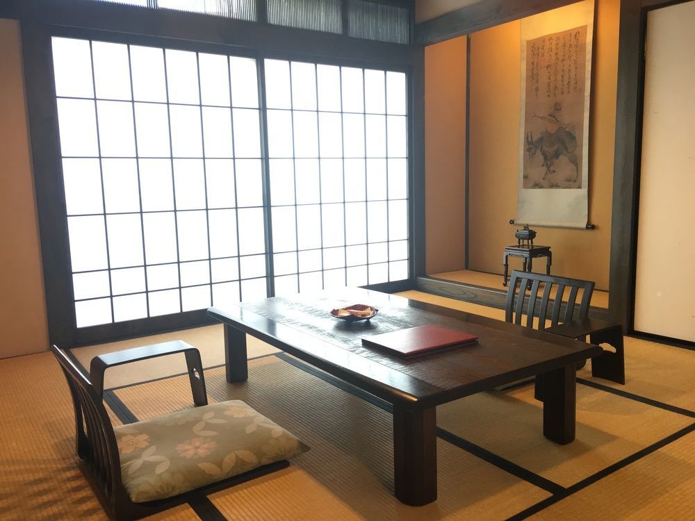 Okada Ryokan Warakutei Такаяма Екстер'єр фото