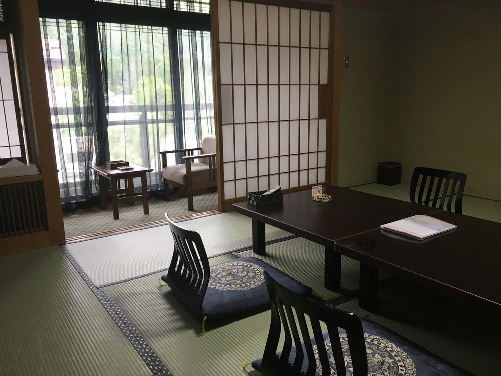 Okada Ryokan Warakutei Такаяма Екстер'єр фото