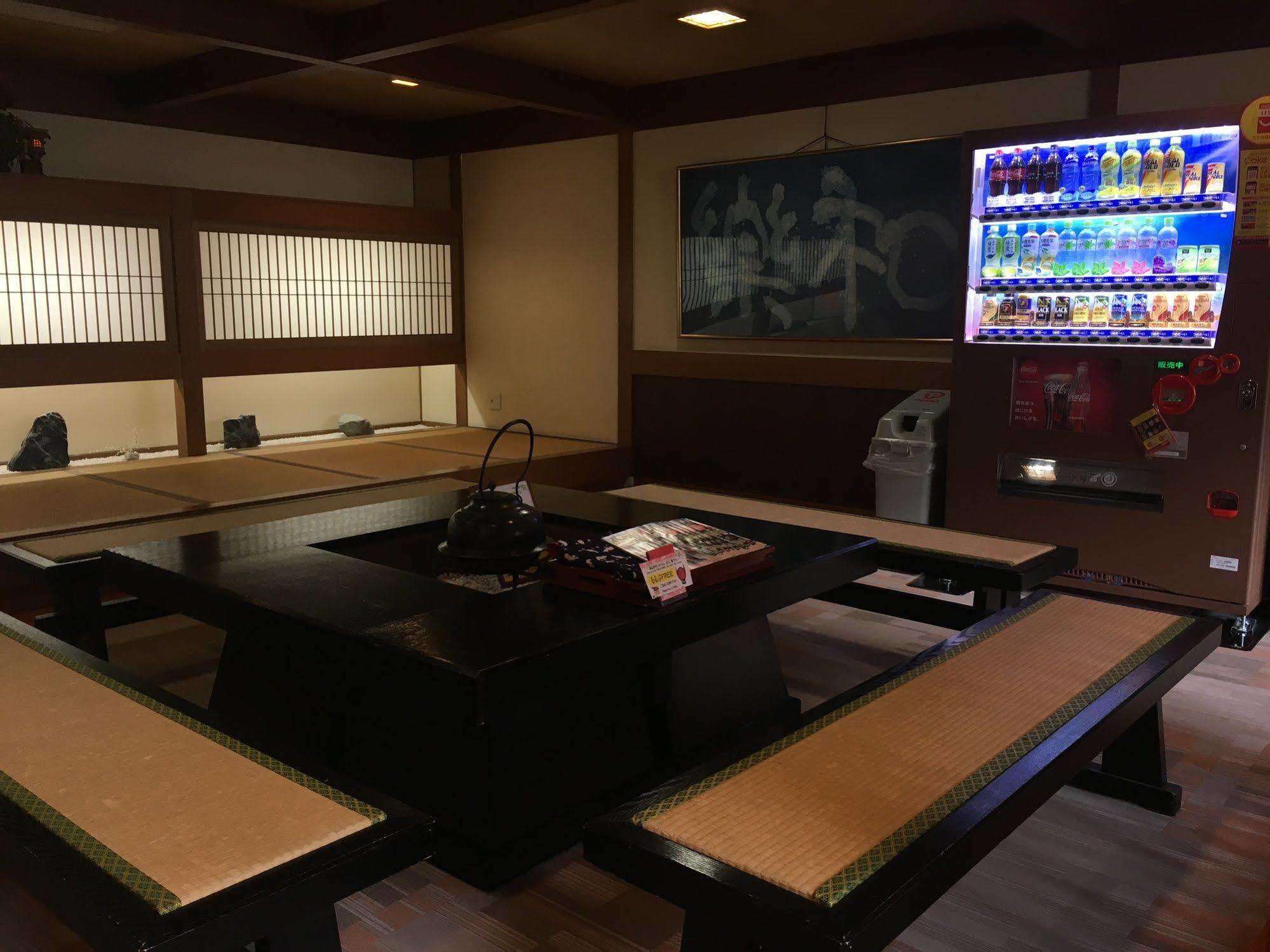 Okada Ryokan Warakutei Такаяма Екстер'єр фото