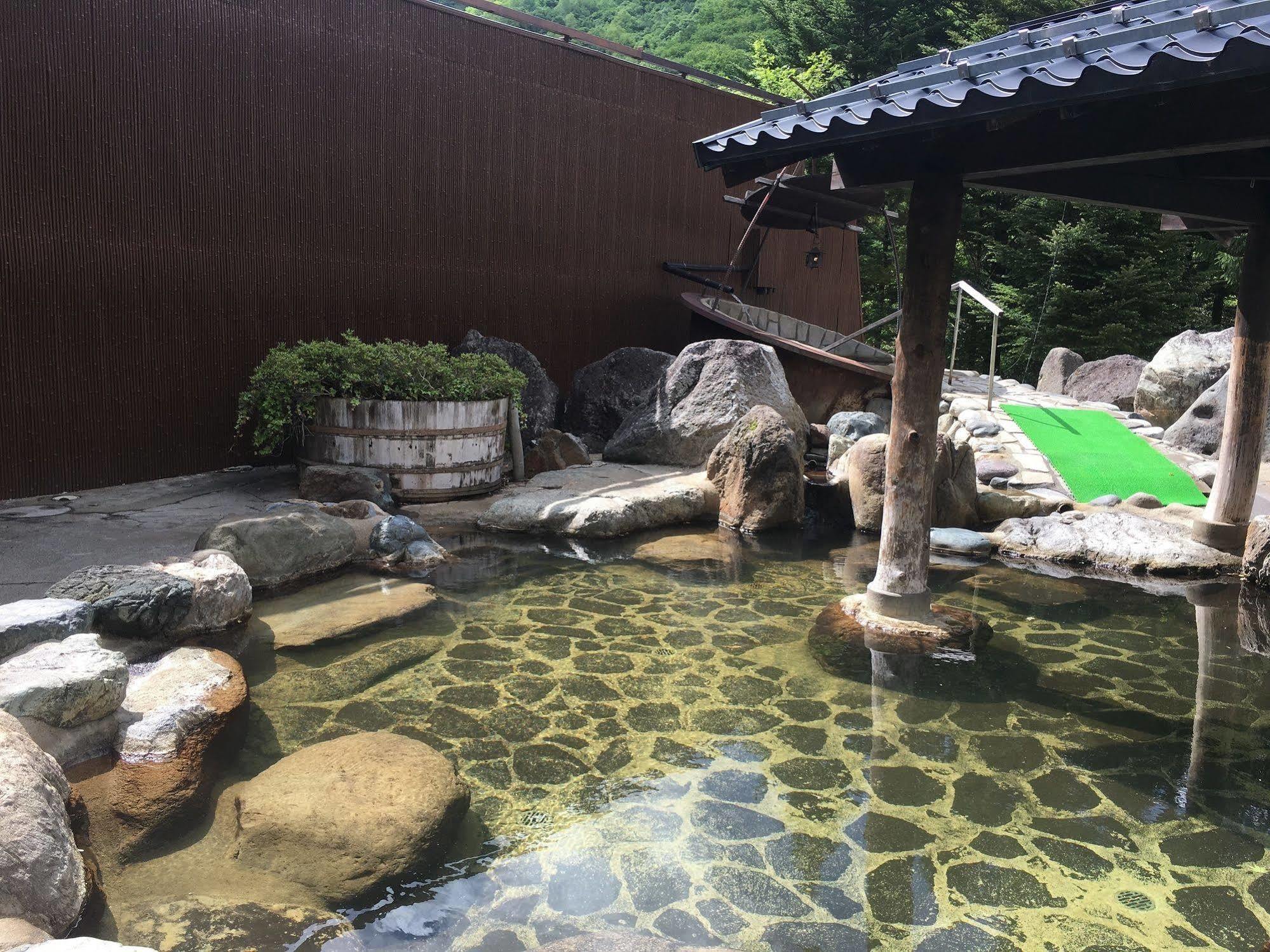 Okada Ryokan Warakutei Такаяма Екстер'єр фото