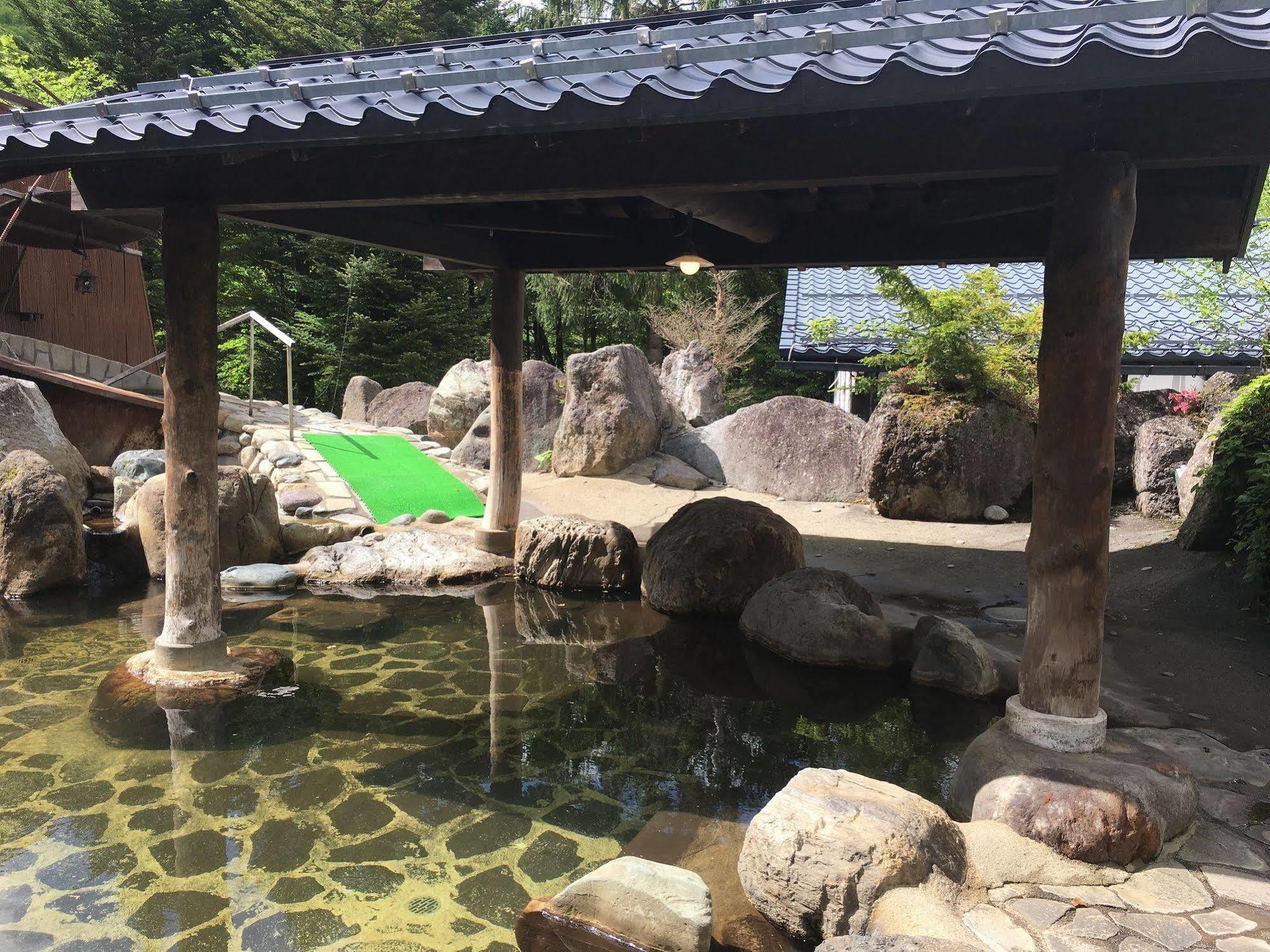 Okada Ryokan Warakutei Такаяма Екстер'єр фото