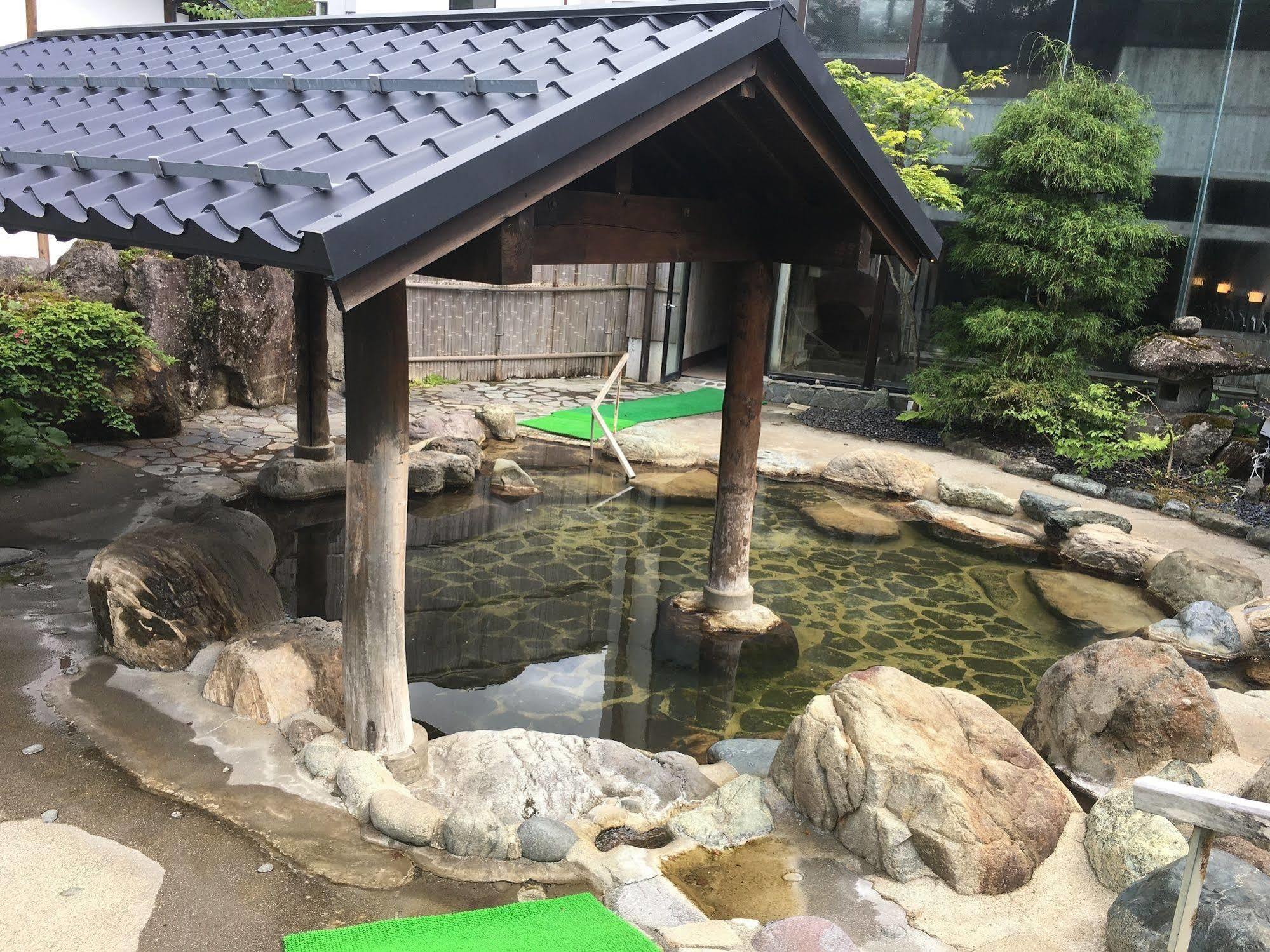 Okada Ryokan Warakutei Такаяма Екстер'єр фото
