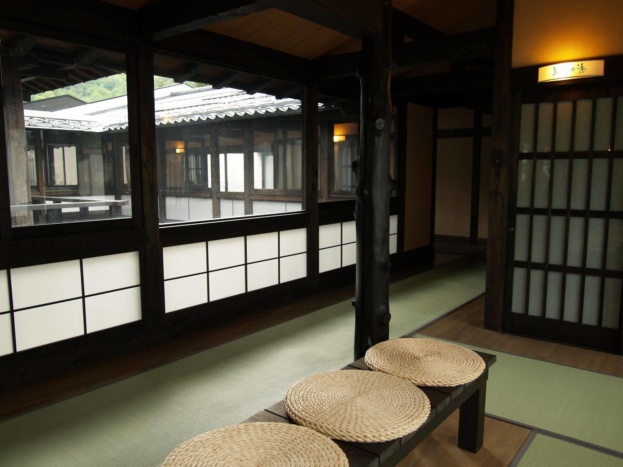 Okada Ryokan Warakutei Такаяма Екстер'єр фото