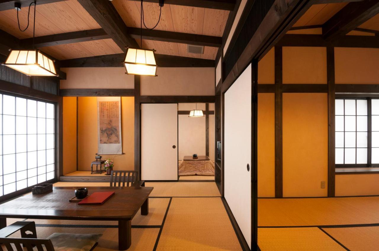 Okada Ryokan Warakutei Такаяма Екстер'єр фото