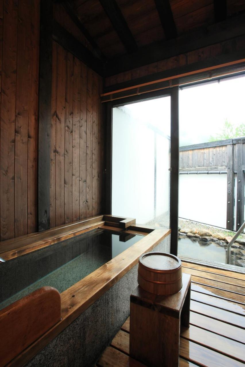 Okada Ryokan Warakutei Такаяма Екстер'єр фото