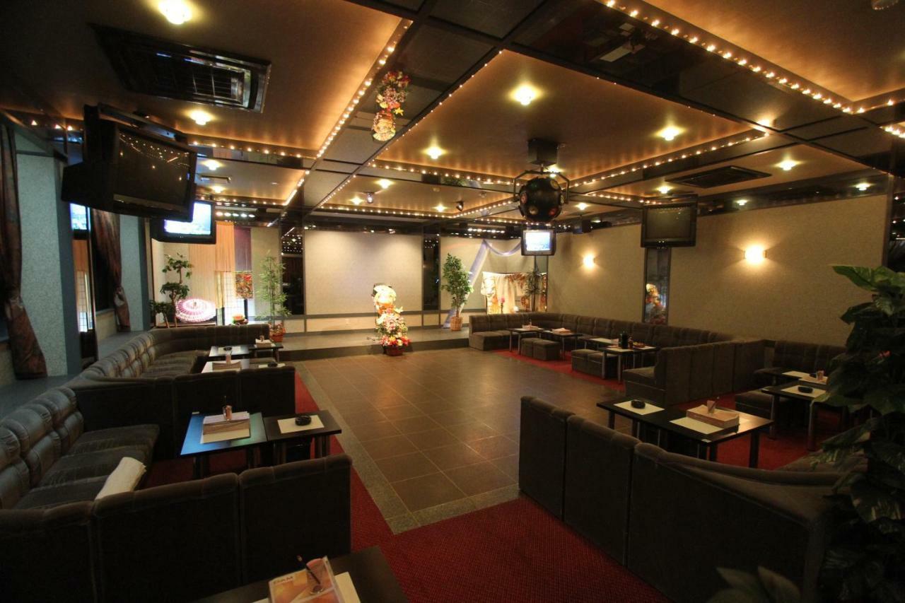 Okada Ryokan Warakutei Такаяма Екстер'єр фото